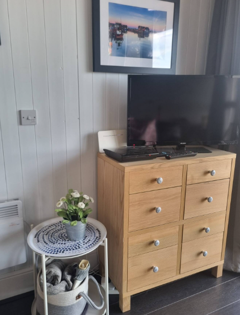 living area chalet 118 at kingsdown holiday park | kingsdown holiday chalets